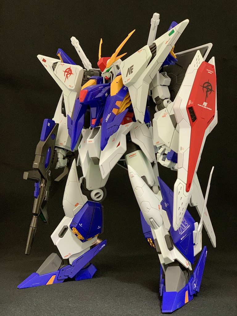 マフティーのマークは手書きです。