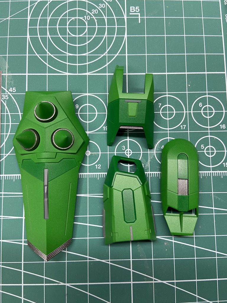 1パーツに3、4色使いました。