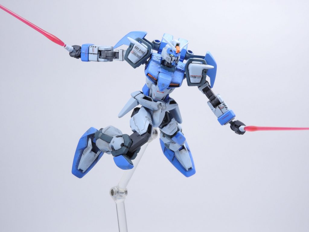 「貴様なんぞに!」流石にベースがHGCEなので素体状態では良く動きますね。