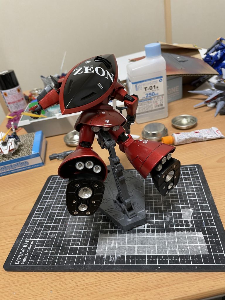 これだけバーニアがあれば前への推進力は半端ないですよね！！