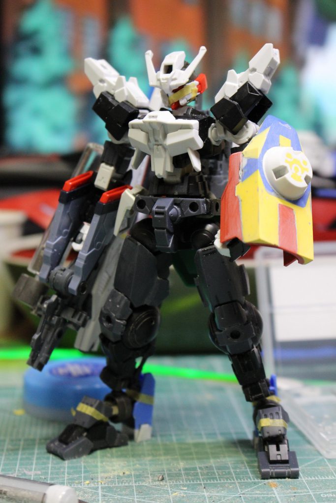 製作初期はシールドとか色々頑張ってたりしたんですが、結局30MMのシールドに落ち着きました笑