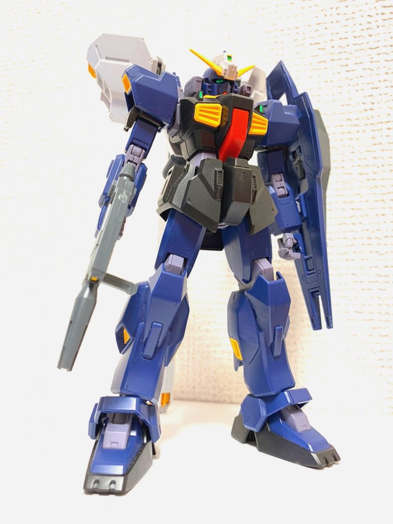 mk2とほぼ同様の本体にブースターとシールドブースターを装備。頭部はヘイズル予備機のものに外付けのバルカンポッドを装備。ビームライフルはジムⅡのものと同型を携行。