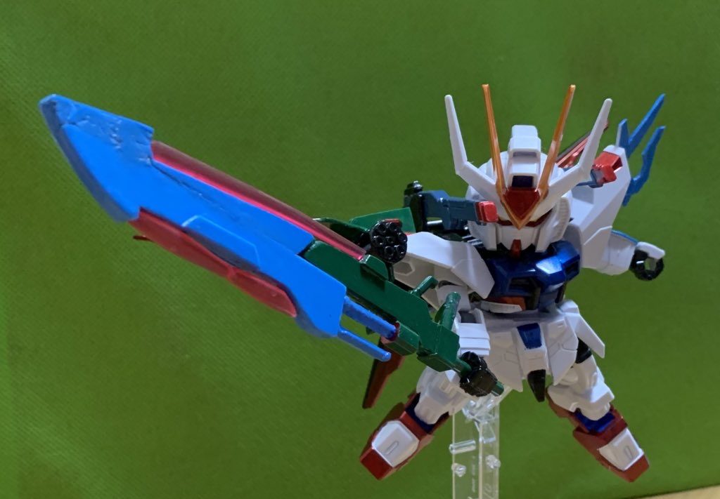 武装の合体機構も再現後ろのビームのみ脱着可能になってますエフェクトはビームサーベルを刻んで繋ぎました