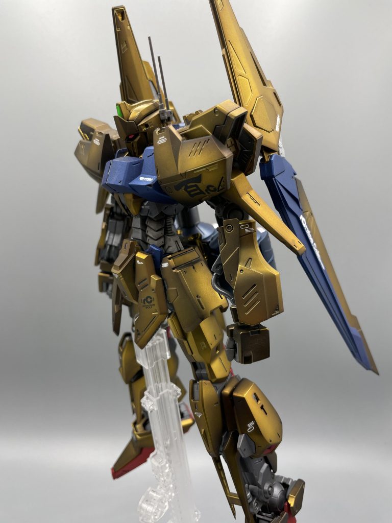 贅沢に金メッキを艶消ししましたがゴールド塗装では出しにくい重たい艶になったかなと思います。