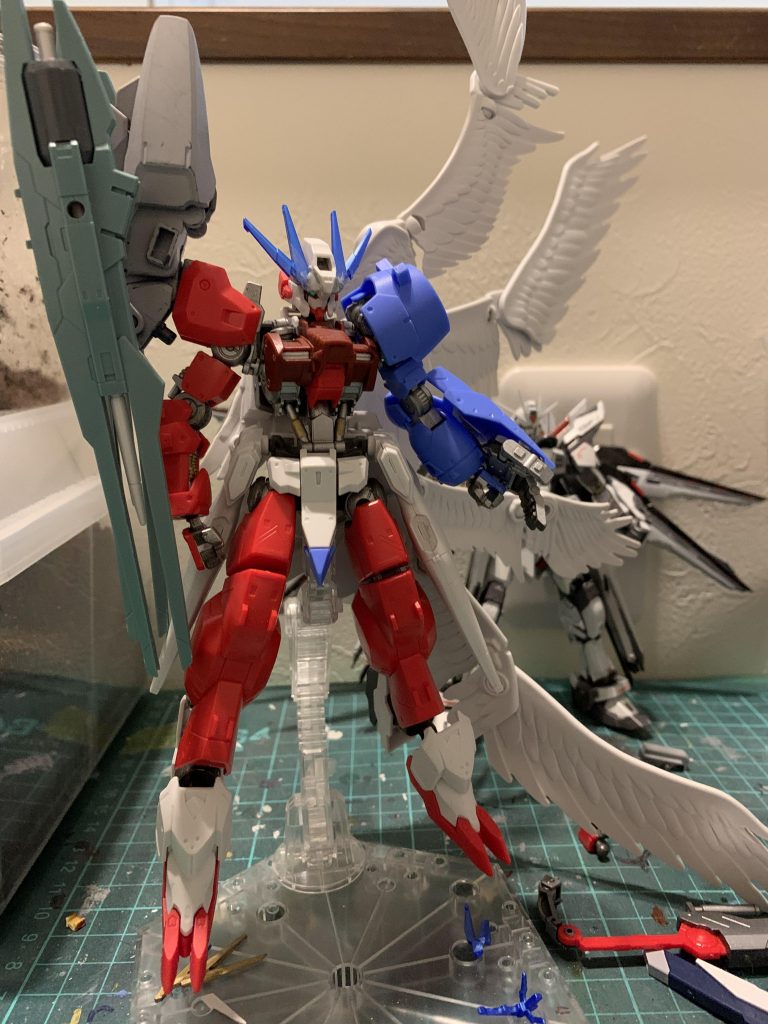 このときは肩に太陽エネルギーを放つ武器を装着する予定でした。