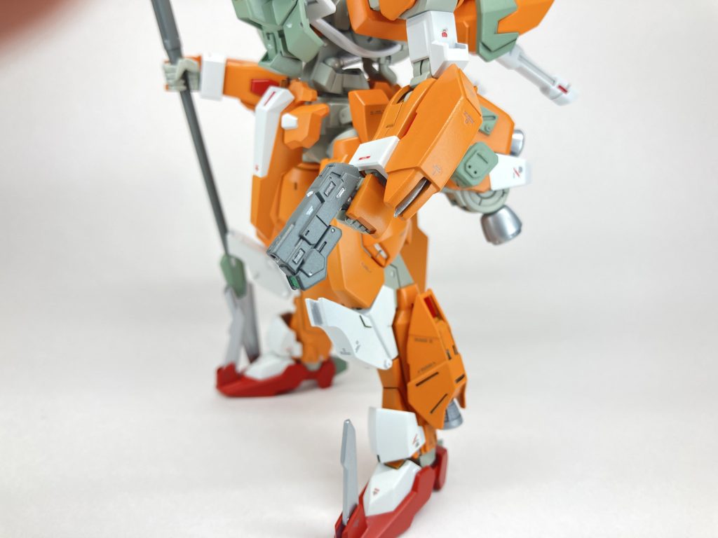 ハンドガン数少ない有効な射撃武器だか、威力も低いので、牽制、間合い調整等に使用。此方はガンダムデュナメスのを流用。元々は別のパーツを寄せ集めてオリジナルのを作る予定が、某ウマアプリゲームを始めた事も関係するのか？予想以上に上手く行かず結局流用しました(ウマだけに)