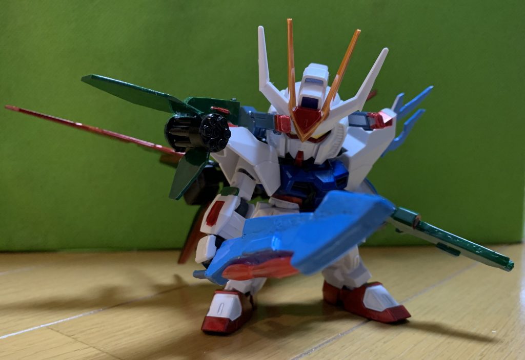 武装はほぼプラ板バックパックはエールにストフリのドラグーンを刻んで接着しました