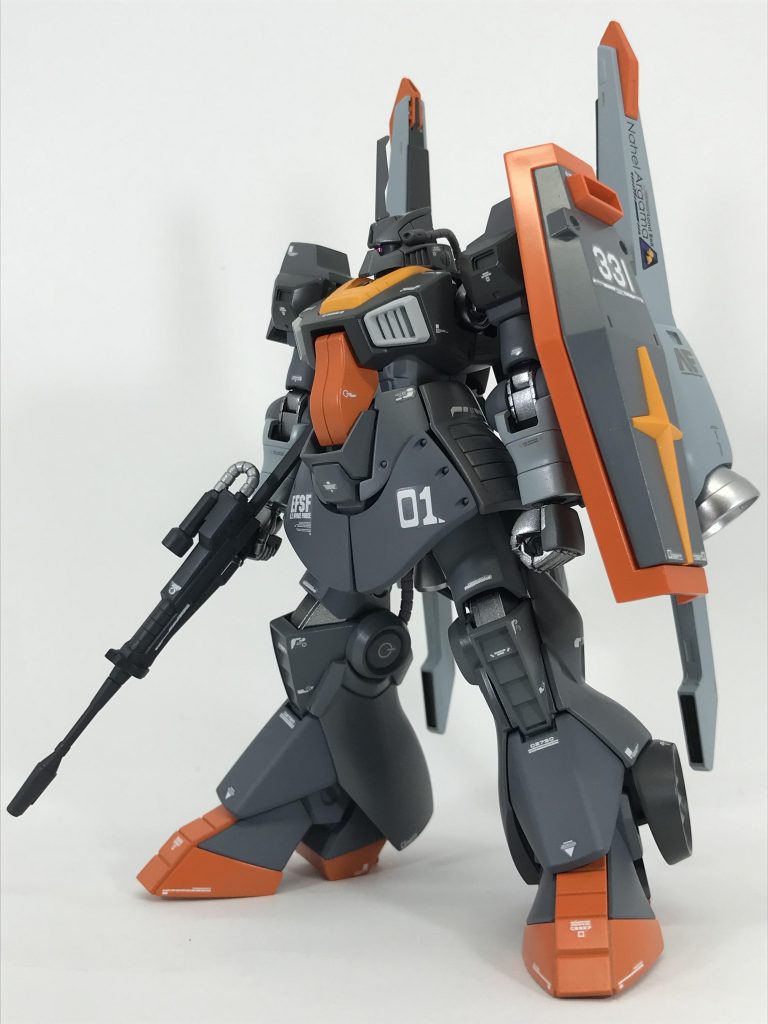 隊長機(機体No.331)Rディアスにフォルムを近づけるためネモの肩を流用しました。武装はガルバルディβのビームライフルとジムⅡ.Ⅲのシールド(全機共通)を装備させてみました。