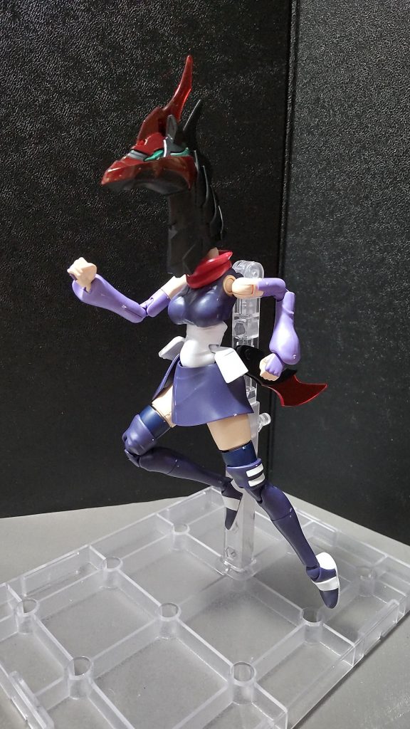 さぁ、第4コーナー、シャドウアヤメが少しずつペースを上げてきている。