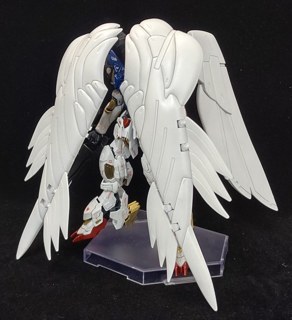 ウイングクローズ状態です!レギルスの大きさに合わせるためウイングも1/100のものにしました次は武装の紹介です