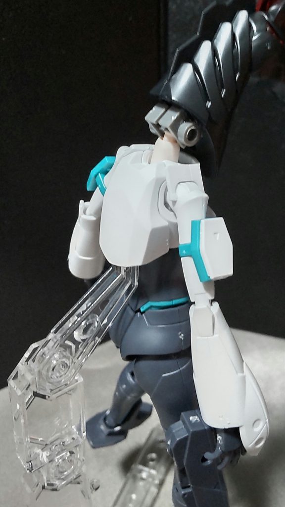 こんなんですからね。ボールジョイント接続されています。