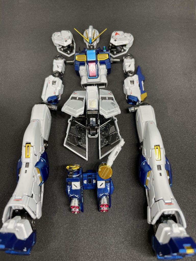 塗装とデカール貼り終わって、組み上げる前の状態。