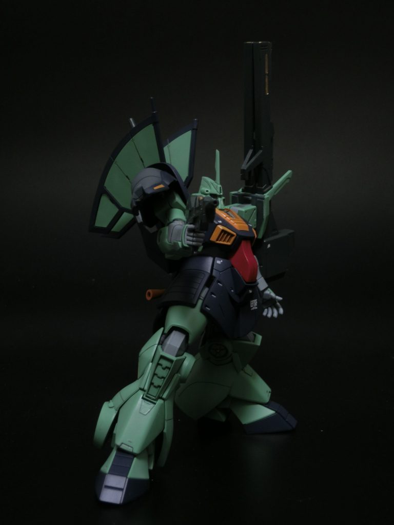 バズーカも肩にのせられます。