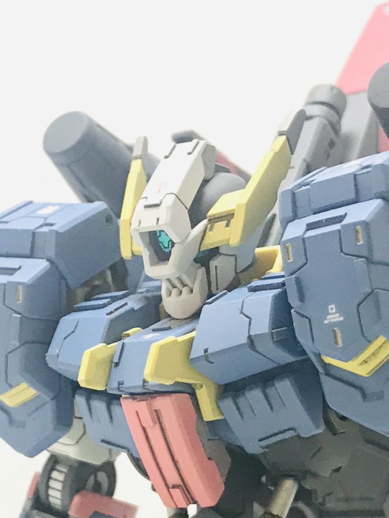 顎が引けなかったので少し形を変えました。それにしても顔怖いですね。夜道で出くわしたくないmsトップ3に入りそうです。1位はもちろんアッグガイです！