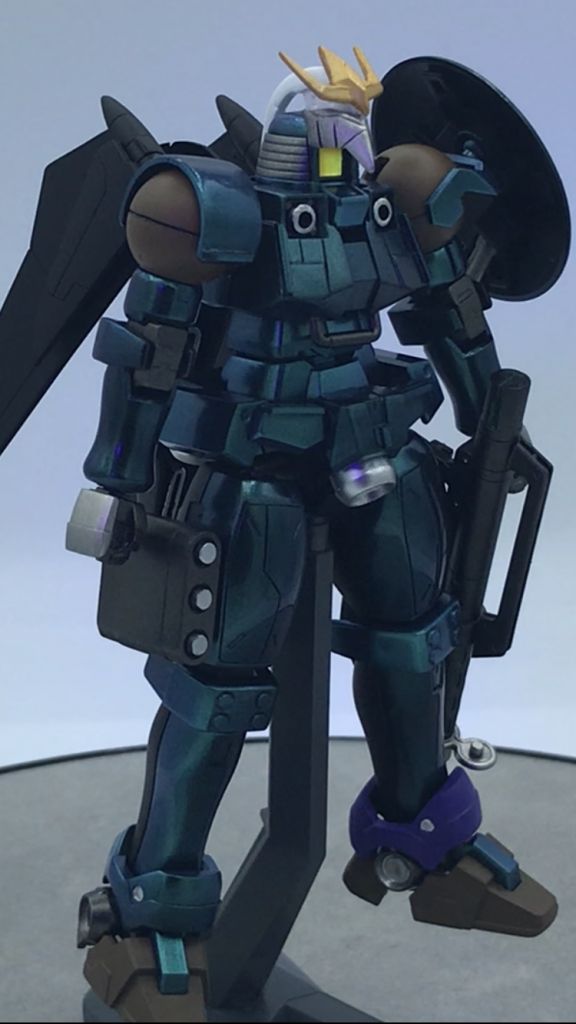 リーオーヴォラーレ専用フライトユニット通常のフライトユニットより加速力・姿勢制御力に優れたバックパック。代償は瞬間的とはいえ9Gの負担がパイロットに掛かる為に肉体的に優れた者でないと扱えない装備。