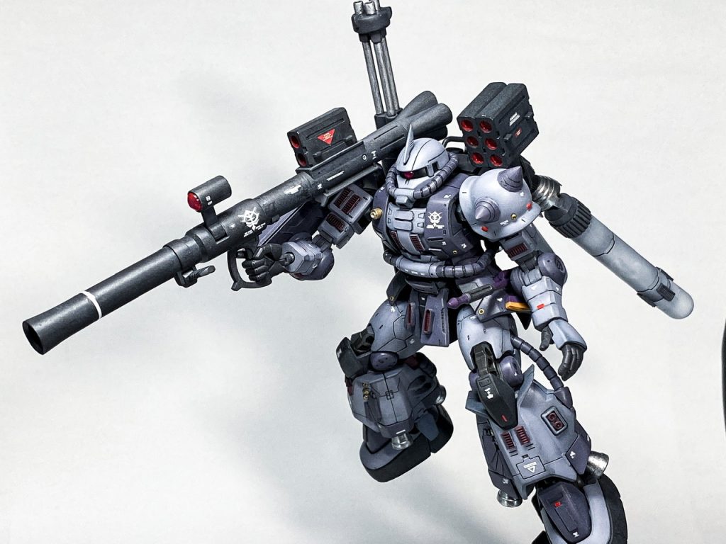 元は黒い三連星仕様の機体ですが、差分パーツも沢山あって自由に作れる良キットでした。記念すべきGUNSTAさん投稿10作目、初心に立ち返る意味も込めて自分なりのザクを形にしてみました。