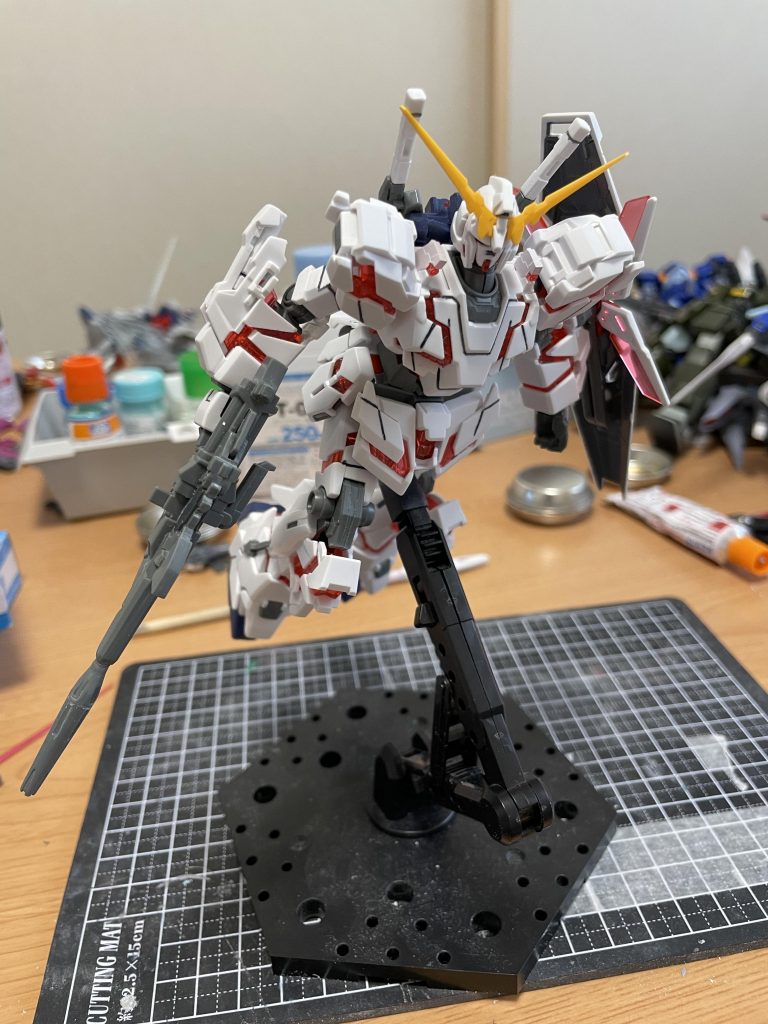 ラストは宙間飛行をイメージしたショットで！部分塗装ながらも赤から白く塗るのやはり1番苦労しますね…最後まで見ていただきありがとうございました。