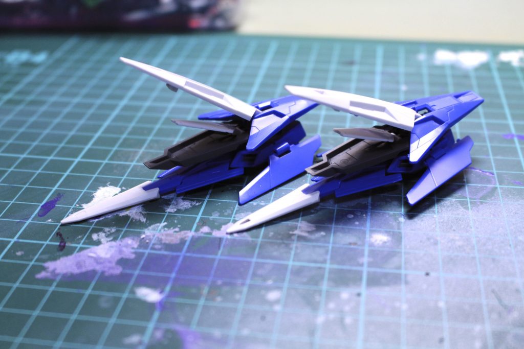 友人とダイバーエースユニットを使った改造について話していたときにこの形の武器を思いつきました。探してみたら他にもやっている方がいました笑そしてなんとなく取り付けたところ...↓