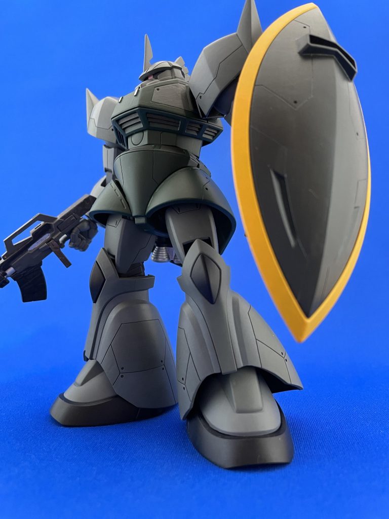 バックパックを外せば素ゲルググ!いい筋彫りと筆塗りの練習になりました。もうちょっとディテールにこだわってもよかったかも。