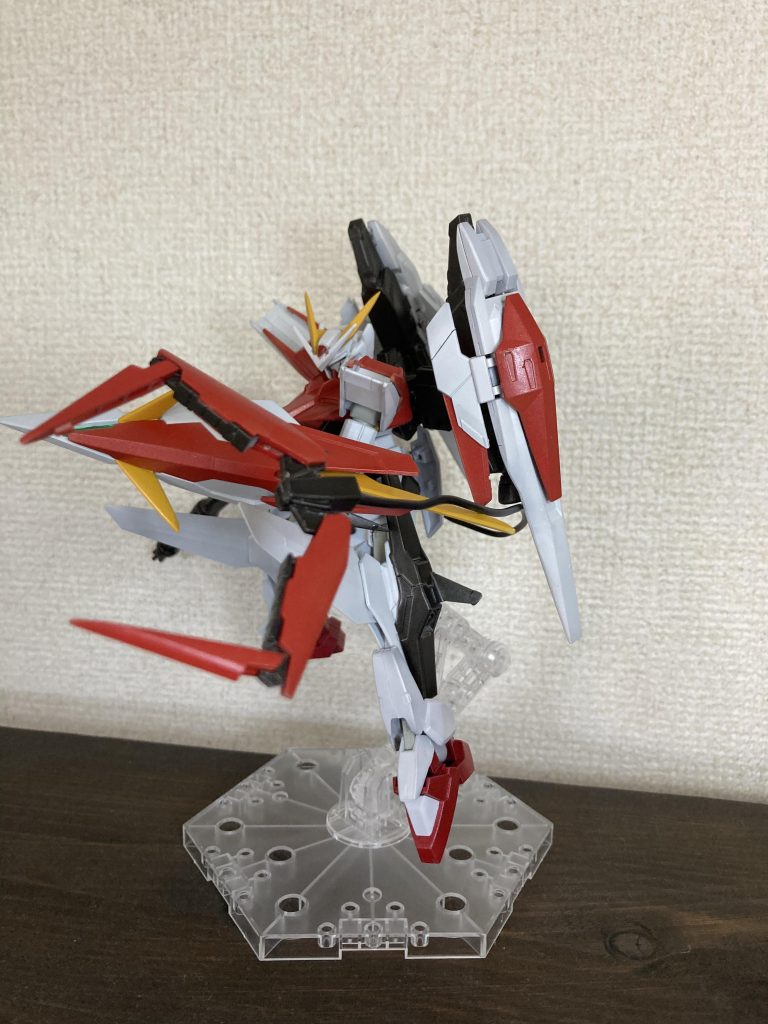 GNテイルシザース脳量子波によって操作可能。ハレルヤ時に最大限効果を発揮する。アレルヤ機といえばシザー系の武器だな！と思い、キュリオスのシールドとバルバトスルプスレクスのテイルブレードをミキシングして、腰に装着しました