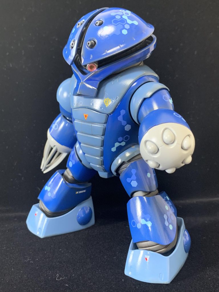 今回はサフは未使用、全体にクレオス シルバーを吹いた後に、基本色→光沢クリア→デカール貼り→光沢クリア→つや消しクリア→ウェザリング→光沢クリア2度がけの順で仕上げてます。