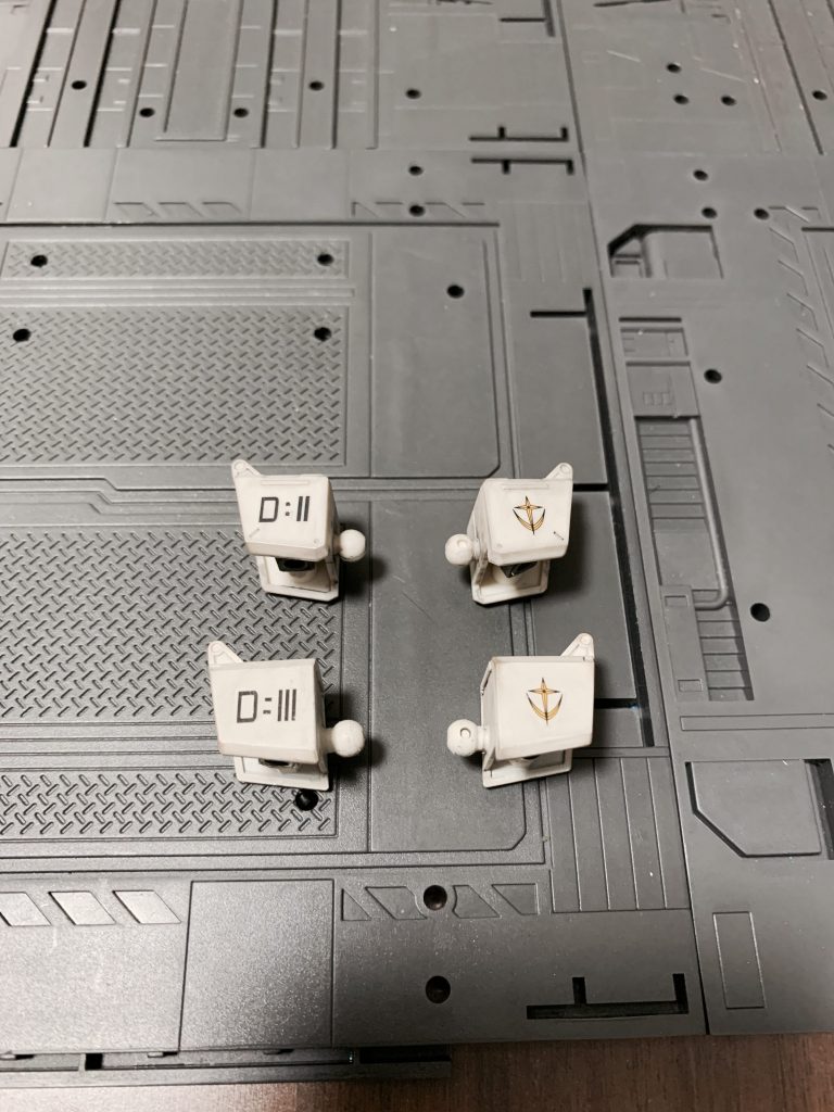 肩パーツを2種用意したので、デルタツー機に変更できます。シールドは持ち合わせがなかったので、手に入り次第デルタツー分も作る予定です。