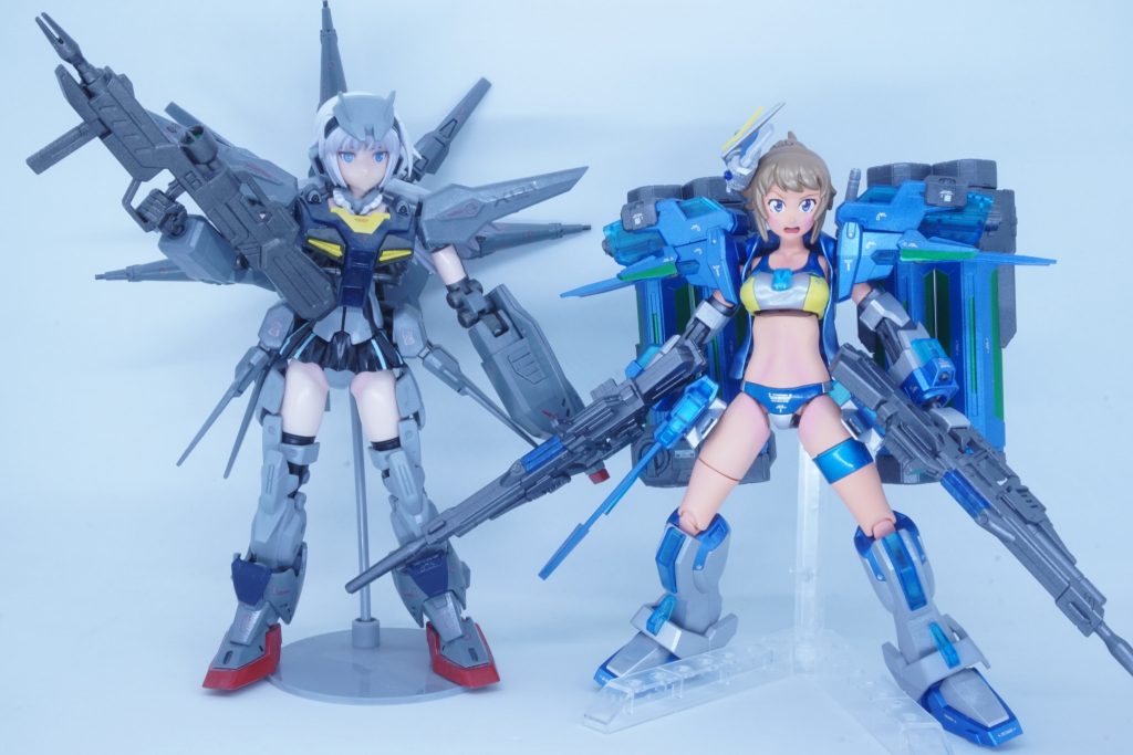 左のキット他社のも混じってますが、エクバ感あって気に入ってるので写真乗っけてみました。今度出るラクス様入手したらまた作ってみようと思います。