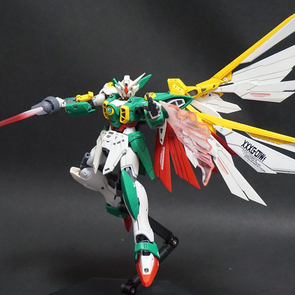 ビームレイピアを構えて