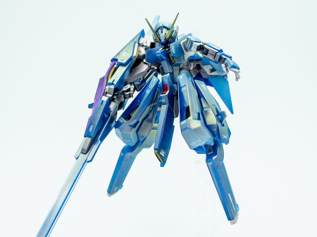 ポーズその1上半身と下半身のアンバランスさがいいですね。