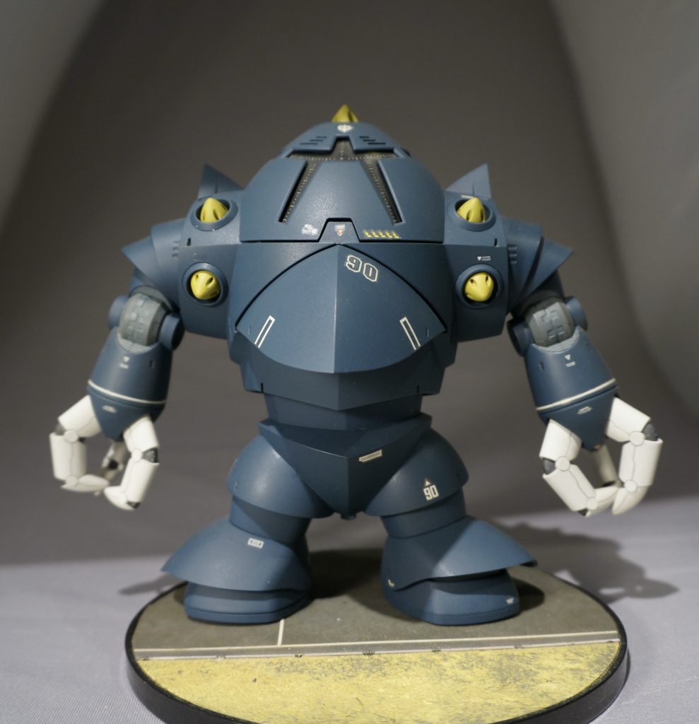 潜水艇っぽいカラーリングを目指しました。