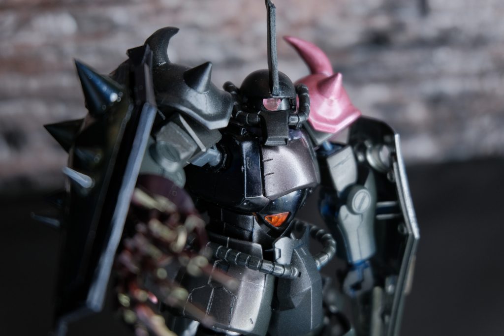 右手は30MMから流用した手を取り付けました。