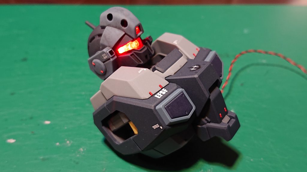 汚す前にLEDの光量をチェックしている写真です。