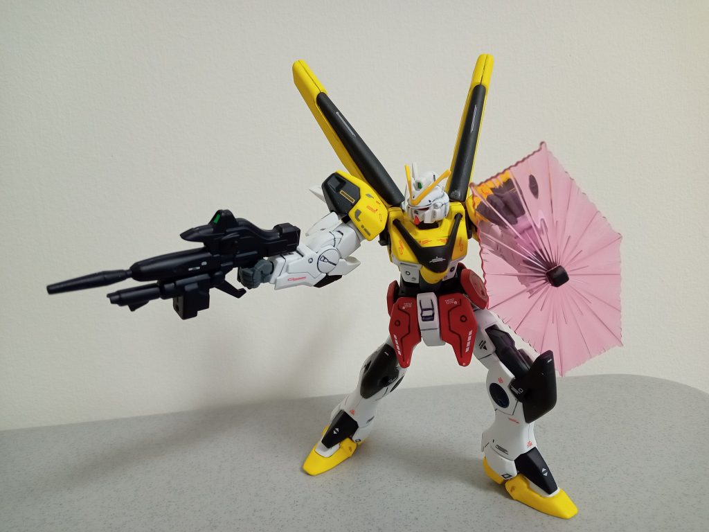 クロノクルV1は棒立ちしかできませんが、最初からカテジナ機として作ったのである程度可動できます。