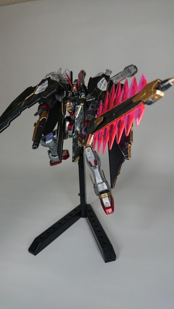 武装もメタリックカラーに持ち手をブラウンで金を部分的にいれて装飾のされた高級感をイメージしてます