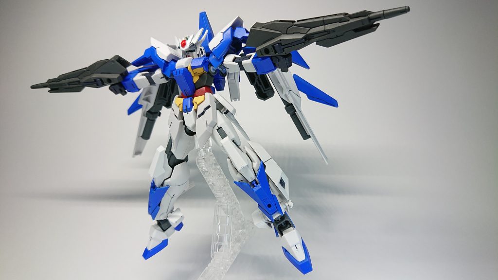 ビームショットライフル×2新規で設計された武装で、従来のライフルの最大威力をそのままに取り回しを向上させた武装。威力や発射間隔を調整でき、本武装だけで様々な種類の弾幕を張ることが出来る。