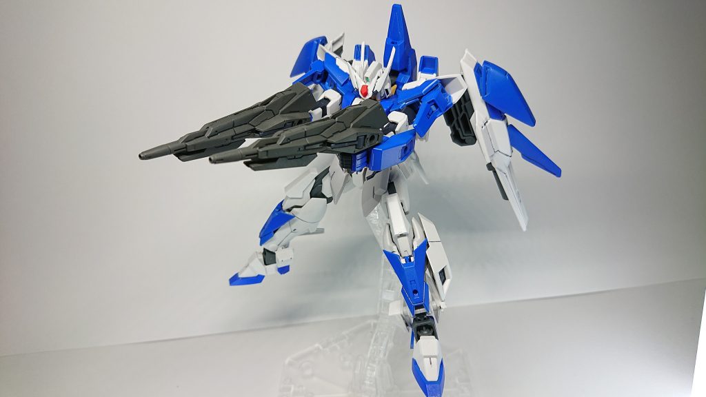 本機は高機動で対象を翻弄し、状況に応じた攻撃を行うことをコンセプトにしている。武装自体が複数の役割を持つことで機体に搭載する武装を減らし、機体重量の削減をしたことで機動力により力を入れることを可能にしている。