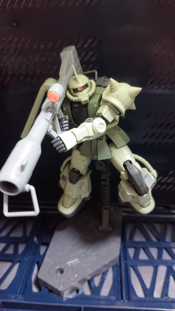 ジャイアントバズを構えて