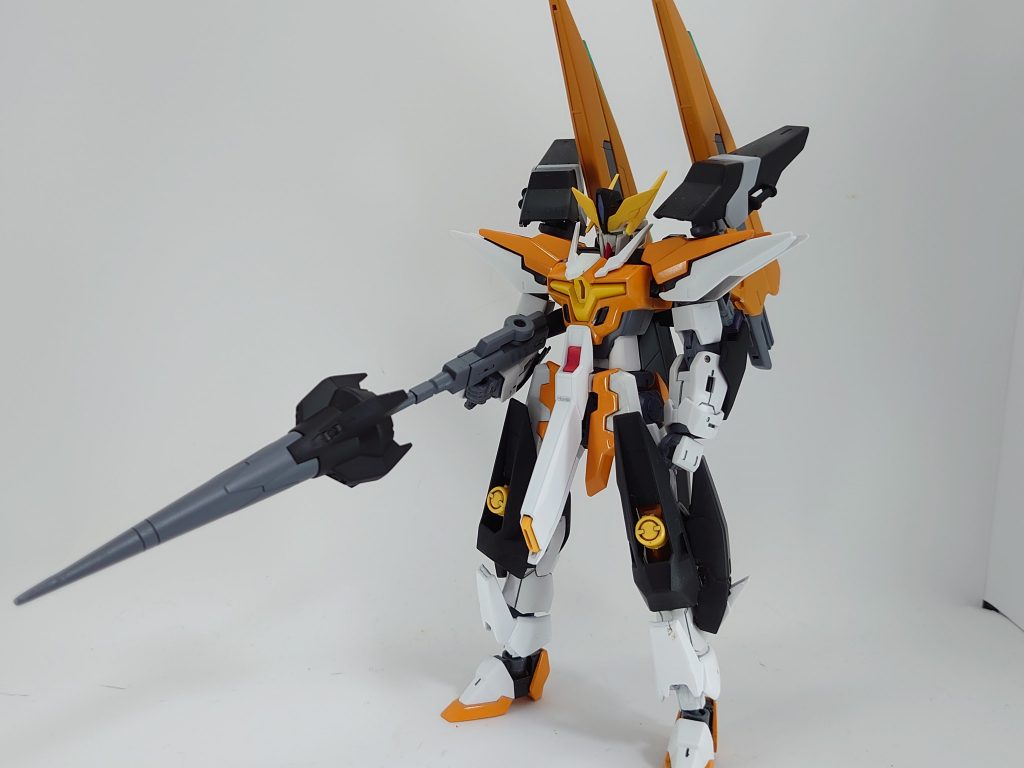 スピードモードバックパックの両翼を背面に移動させ機体をスマートに空気抵抗を無くし機動力を上げた状態