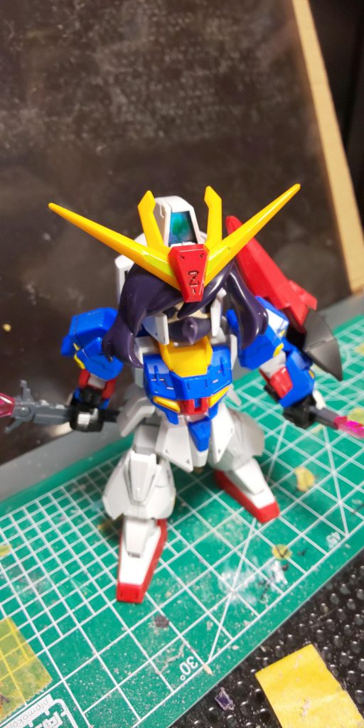 仮組でこんな感じ前髪の厚さの分、アンテナ基部をジョイントで延長しています