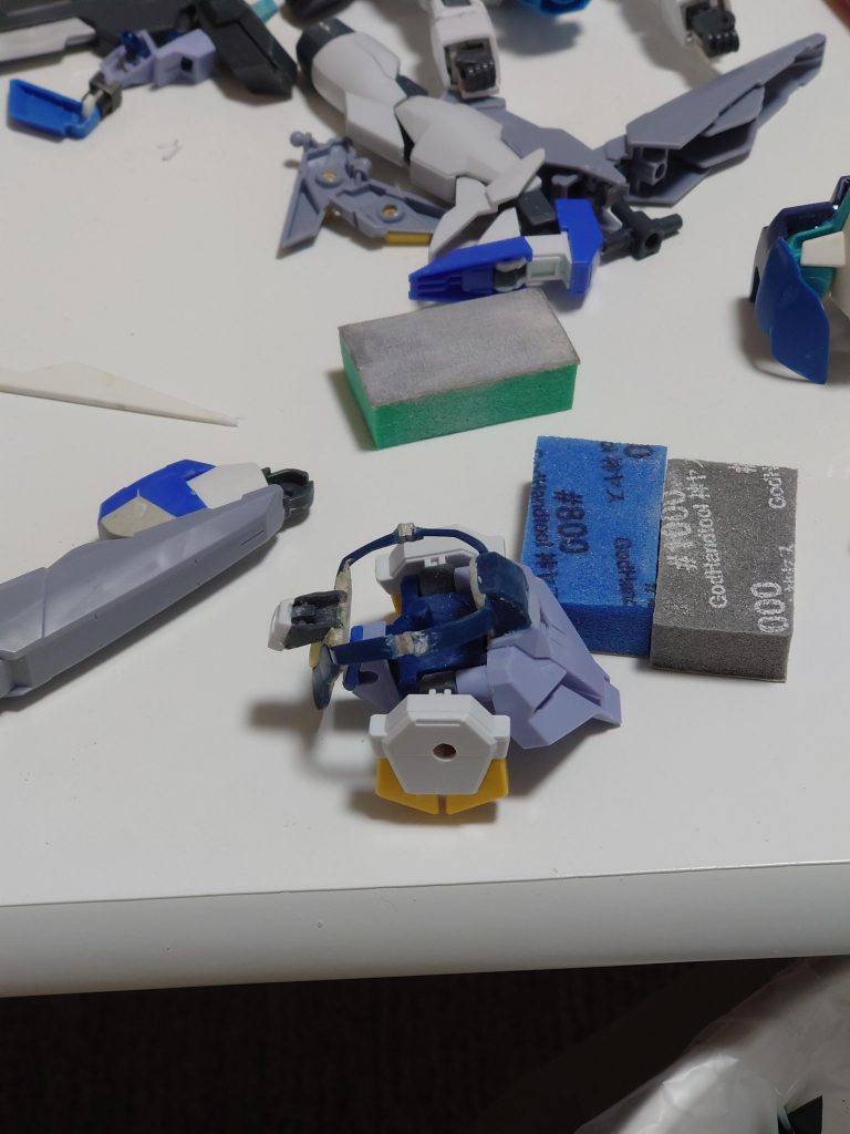 腰の部分何か寂しくない？と思って付け加えようとしたが、ボツになったもの。