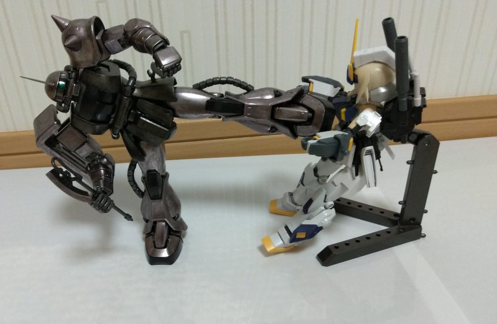 しかし……。ザク「甘いな!」マドロックちゃん「ぎゃーーっ!!」