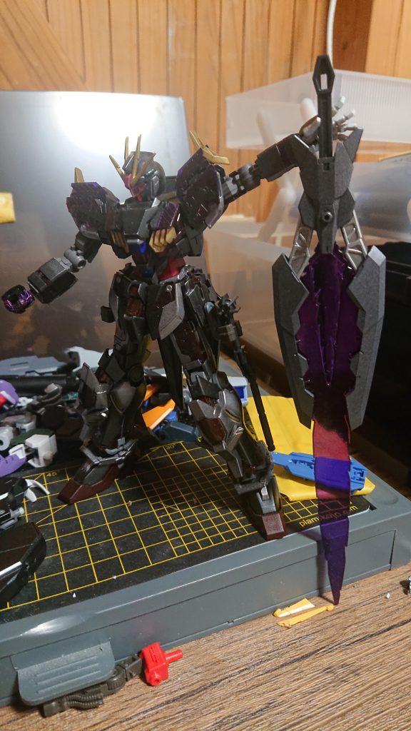 そして腰武に連結したトライスラッシュブレイド