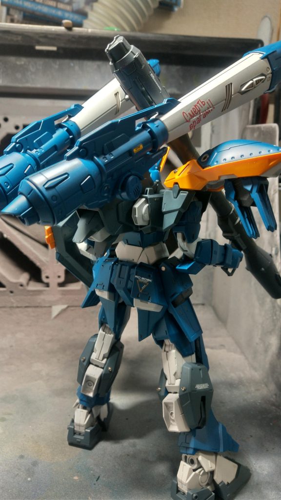 背部にもそこそこのボリュームのディテールがありますので、何にもしてません。