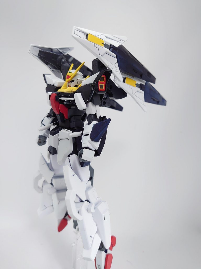 オリジナルギミック 高速高機動モード高速航行形態はSDの説明書を見ても良く分からなかったので無しに!代わりにバックパックの4枚羽を直列に重ねる事で高機動形態に