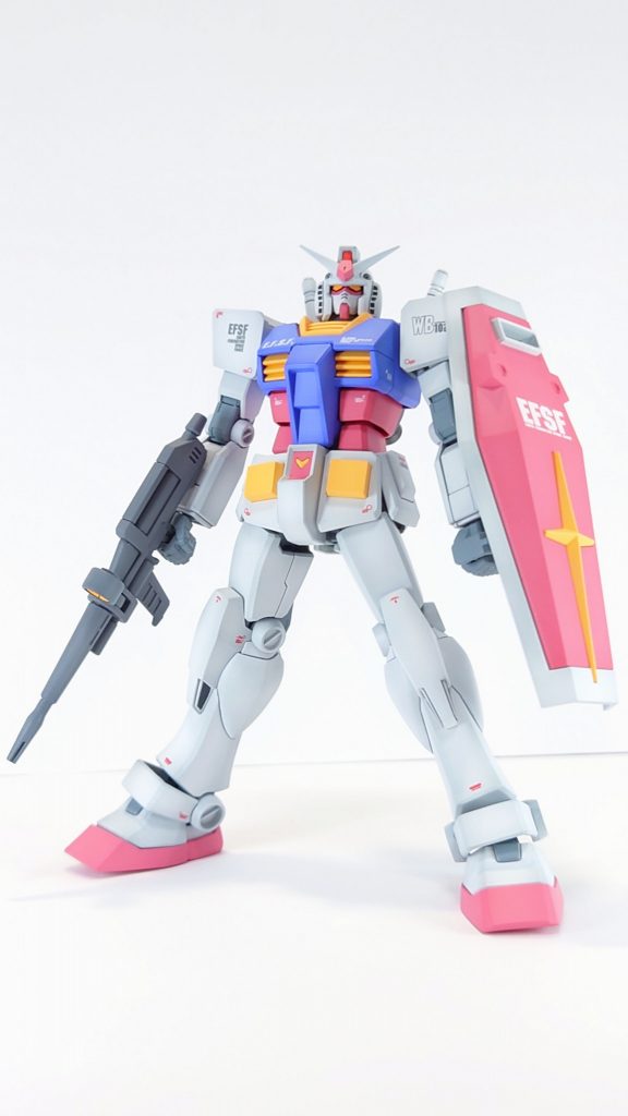 首を少し延長、肩の厚みを幅増し、フトモモ上部の形状変更。肘や膝の可動の為の不自然な隙間、肉抜きを埋めてます。