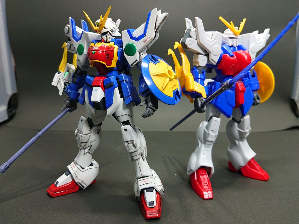 保管用に購入した旧キットと。胴回りがすっきりしました。色替え主体で手間を抑えて作成できたのでよかったです・