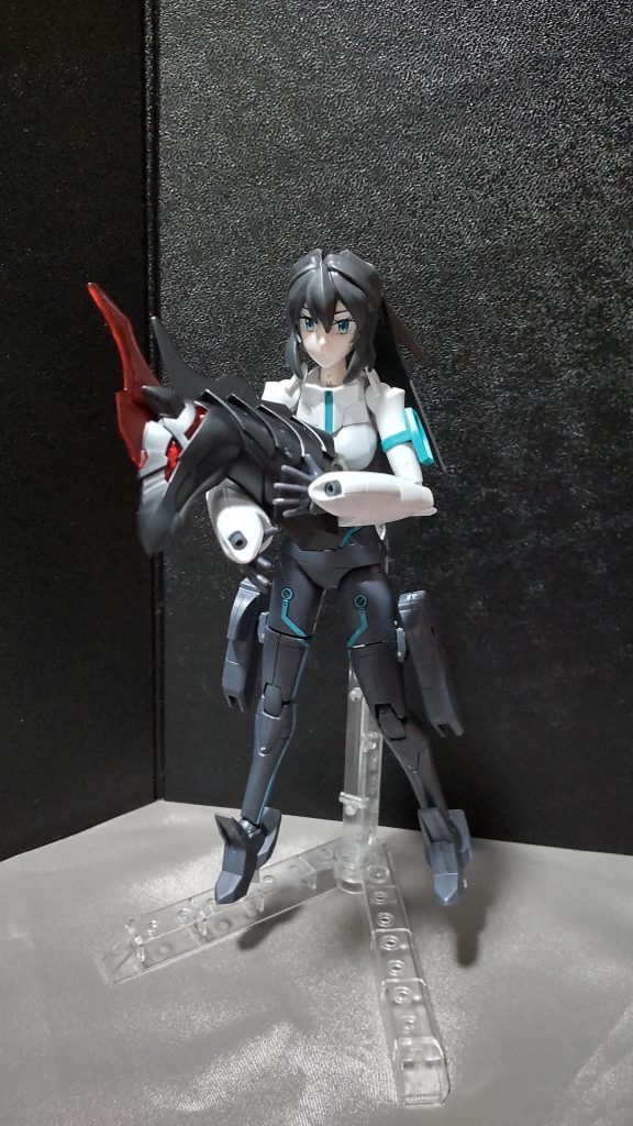 メイ「もういいか?」あっ、待って。あと何枚かポーズだけでも……