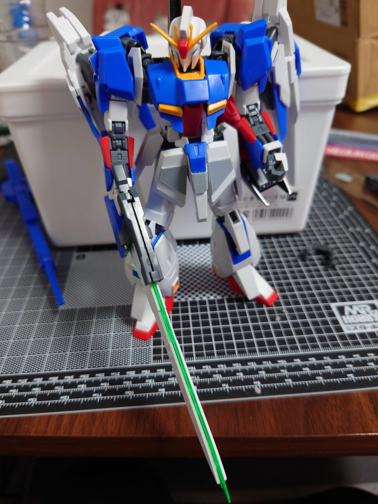 素組です。これだと普通のZガンダムですね。。。