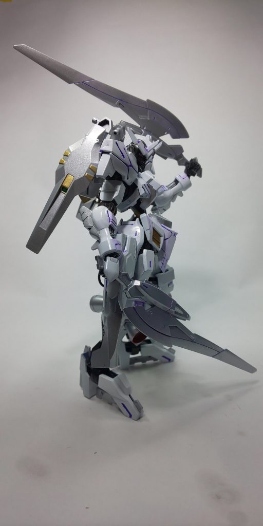 スカートをバルバトス系に変更し、マーズフォーウェポンを持たせた以外はいじってません。