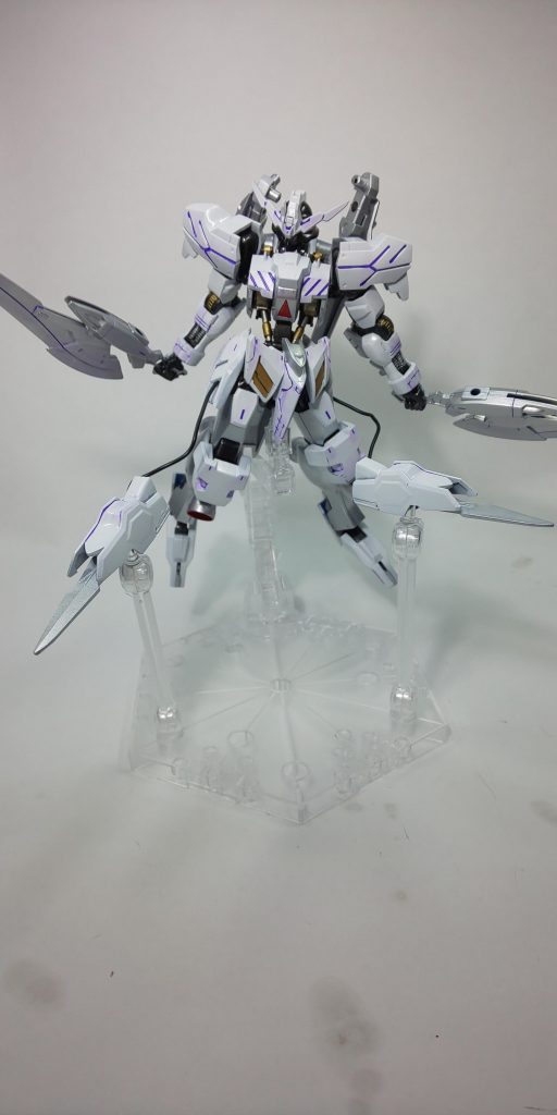 今回も製作動画がありますので、是非。ガンダムフレーム塗装https://youtu.be/WMGpv3doPH4 アウターパーツ作成。https://youtu.be/wny-5mnZTlk アウターパーツ塗装から完成まで。https://youtu.be/UB0dS67ZjMA 鉄血は作ってて面白いですね。共通フレームにアウターパーツをどうミキシングするか妄想するだけで日々が過ぎていきます。 ここまでご覧頂きましてありがとうございました。 